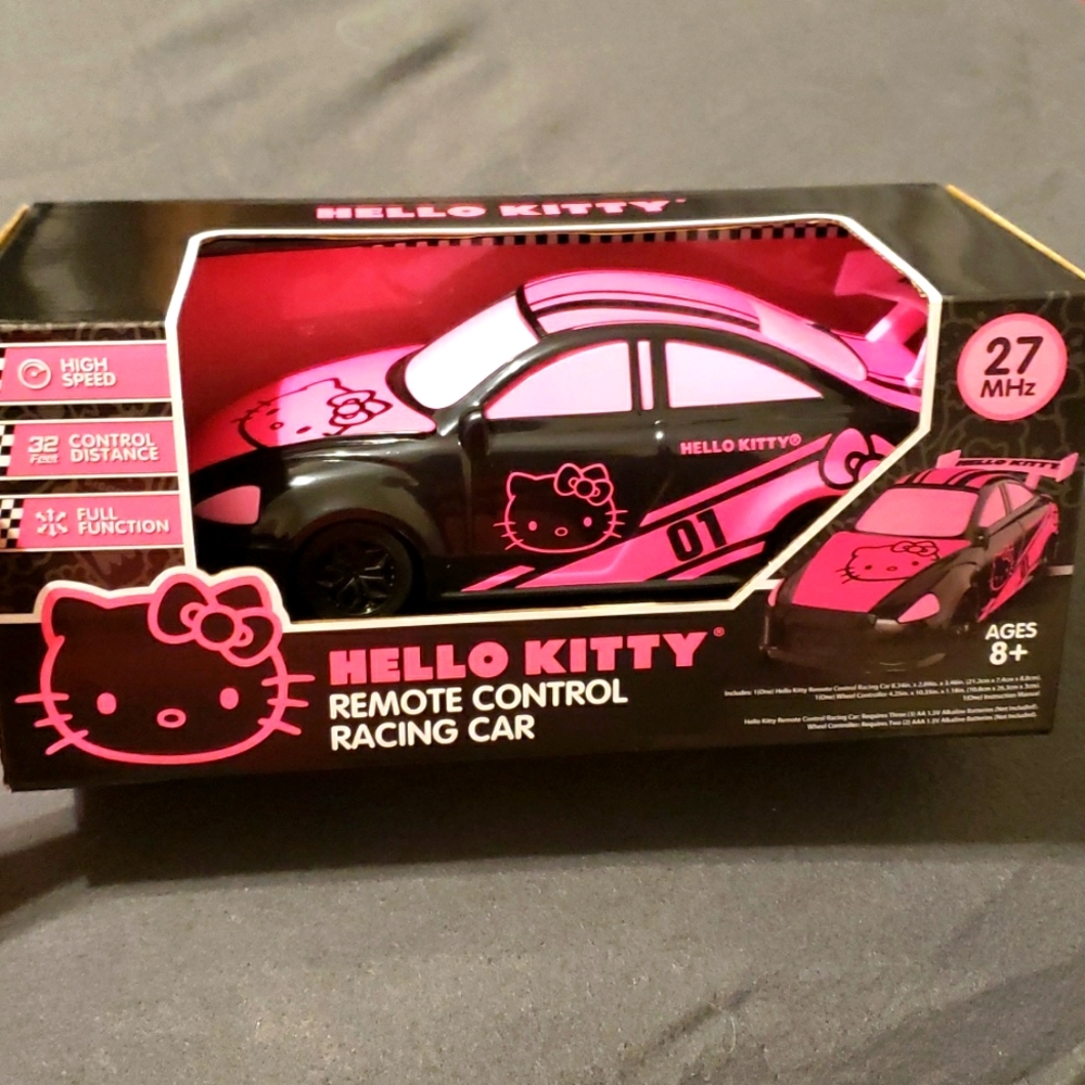 Hello kitty car